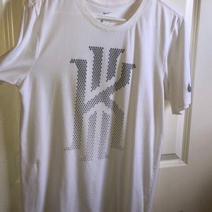 Men’s white nike shirt